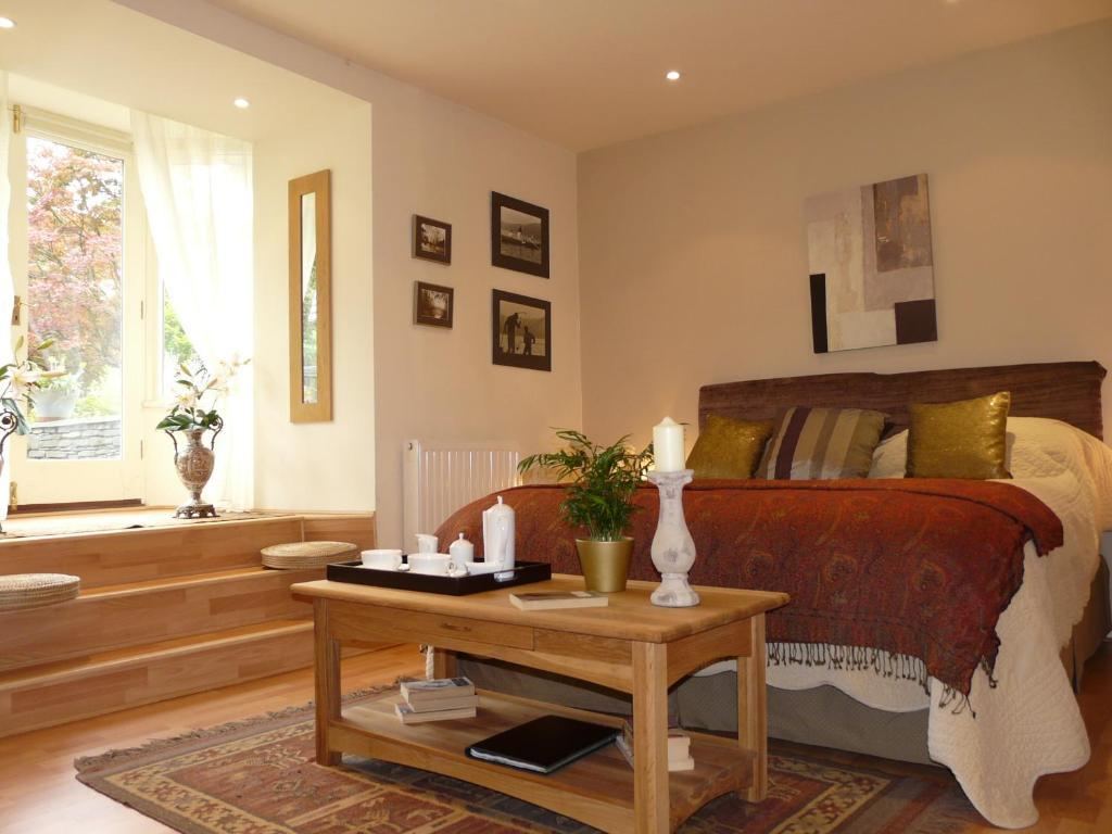 Applethwaite Suite bedroom with garden outlook